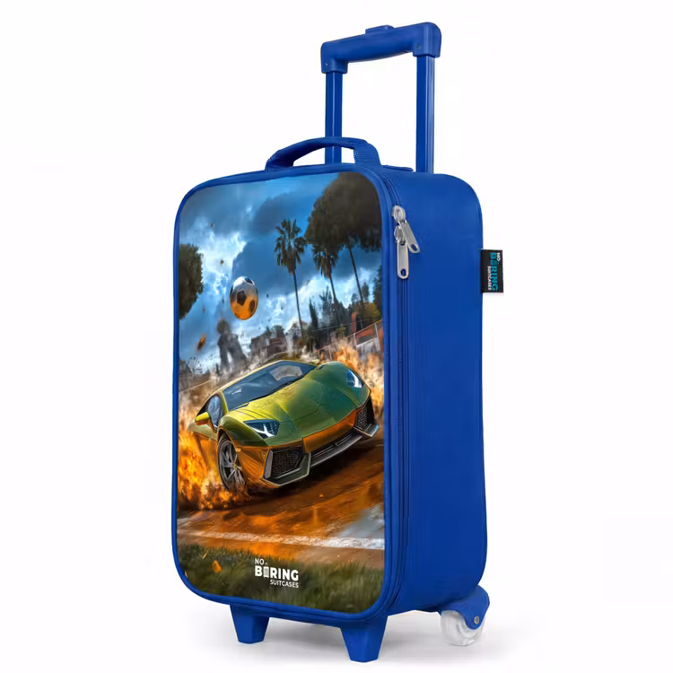 Sportauto knalt door voetbalveld met bal Kinderkoffer - Blauw klein -productfoto_schuin