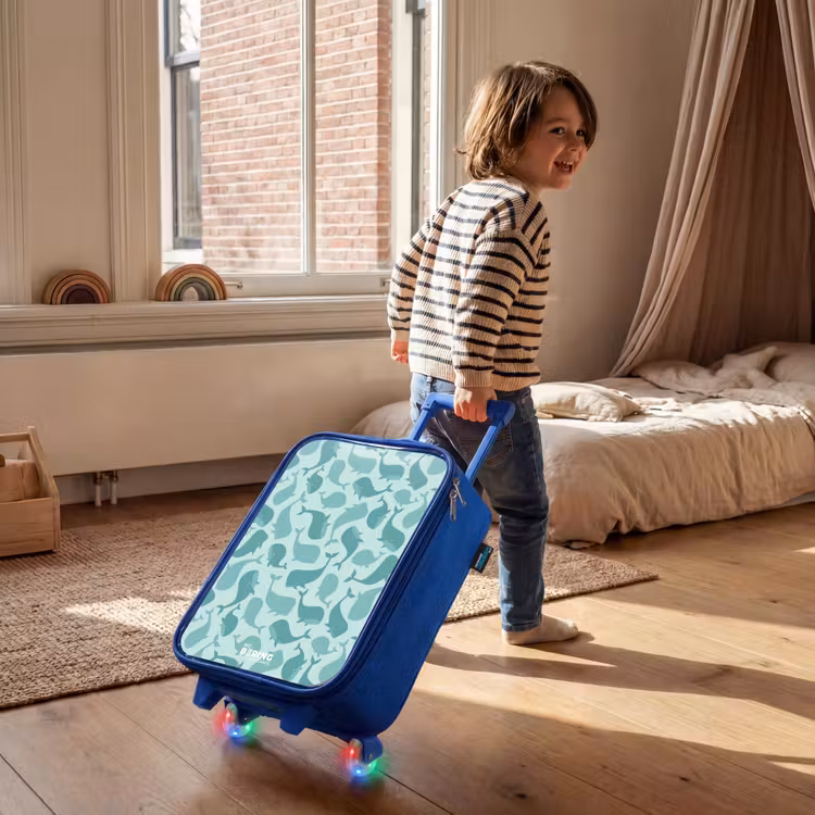 Gestileerde walvissen in tonale zeegroene tinten Kinderkoffer - Blauw klein -sfeer1