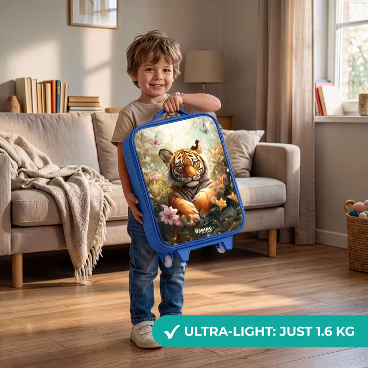 Tijger in bloemenveld met vlinders en zonlicht Kinderkoffer - Blauw klein -sfeer2_EN
