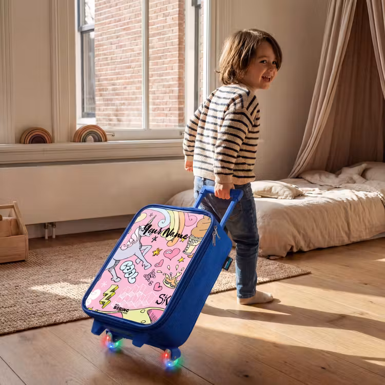 Unicorn doodles Kinderkoffer - Blauw klein -sfeer1