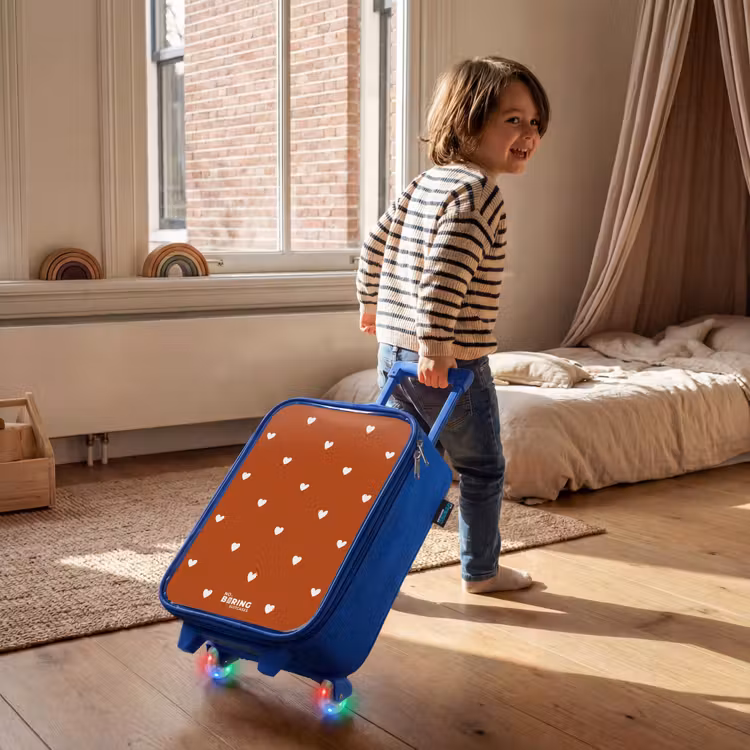 Wit hartjespatroon op oranje bruine achtergrond Kinderkoffer - Blauw klein -sfeer1
