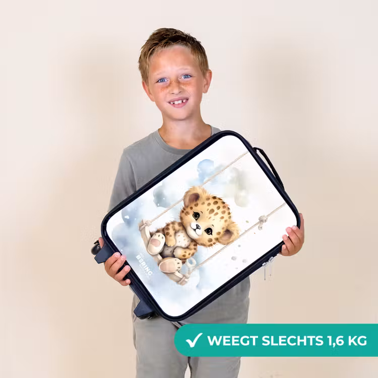 Cheeta welpje op een schommel in de wolken Kinderkoffer - Zwart klein -sfeer4_NL