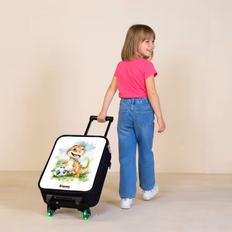 Dino met voetbal in kleurrijk veld Kinderkoffer - Zwart klein -sfeer1
