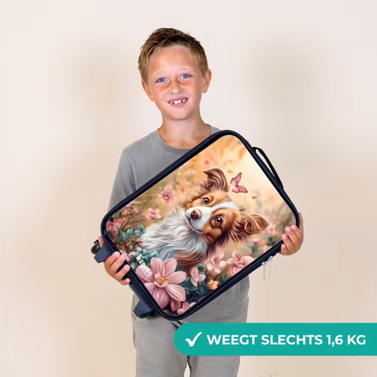 Hond in bloemenveld met vlinders Kinderkoffer - Zwart klein -sfeer4_NL