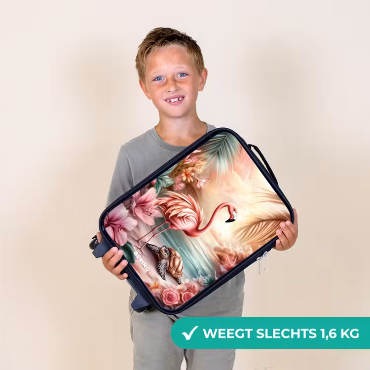 Flamingo en schildpad op een roze strand. Kinderkoffer - Zwart klein -sfeer4_NL
