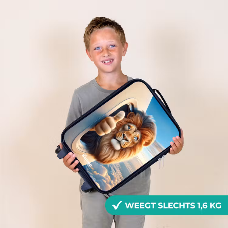 Leeuw uit een vliegtuigraam met zijn duim omhoog Kinderkoffer - Zwart klein -sfeer4_NL
