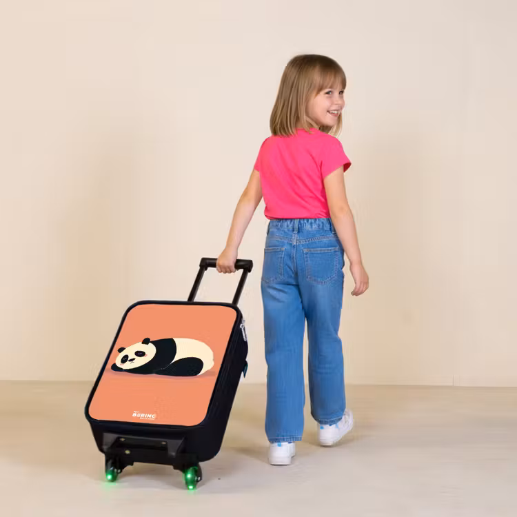 Panda - Slapen - Oranje Kinderkoffer - Zwart klein -sfeer1