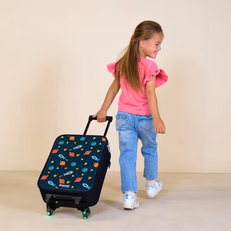 Patroon van raketten en planeten Kinderkoffer - Zwart klein -sfeer1
