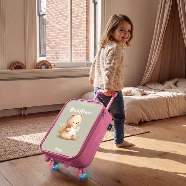 Een bruine beer met een boek - Groen Kinderkoffer - Roze klein -sfeer1