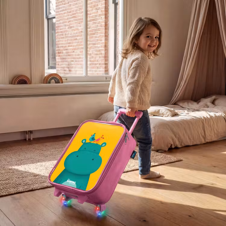 Nijlpaard - Vogels - Geel Kinderkoffer - Roze klein -sfeer1