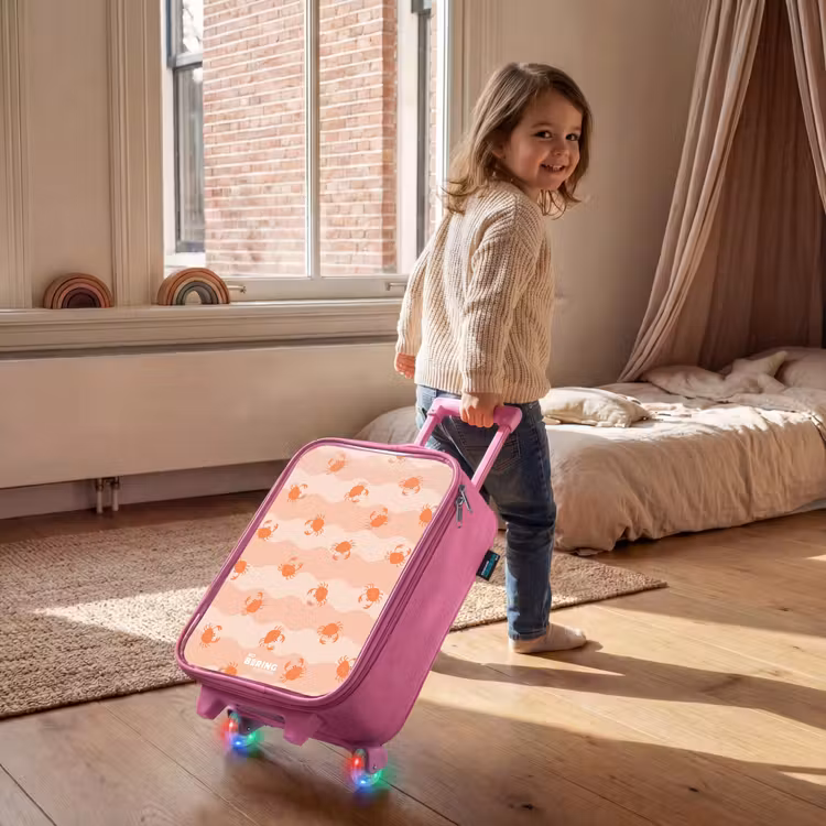 Oranje krabben op golvende achtergrond Kinderkoffer - Roze klein -sfeer1