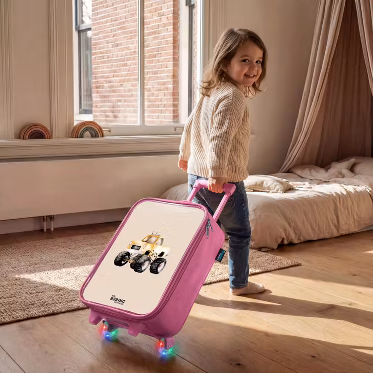 Gele monstertruck op een beige achtergrond Kinderkoffer - Roze klein -sfeer1