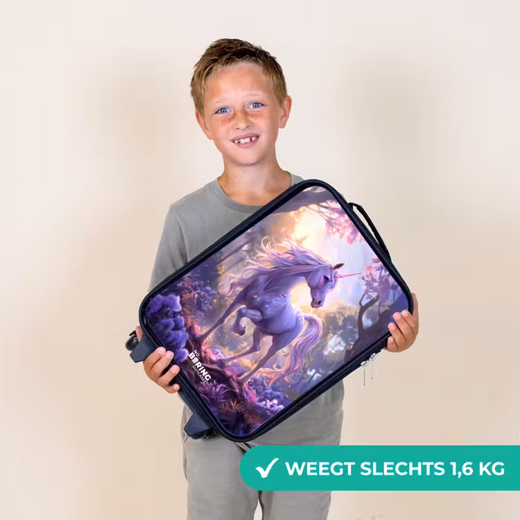 Portret van een Eenhoorn tussen Paarse Bloemen Kinderkoffer - Zwart klein -sfeer4_NL