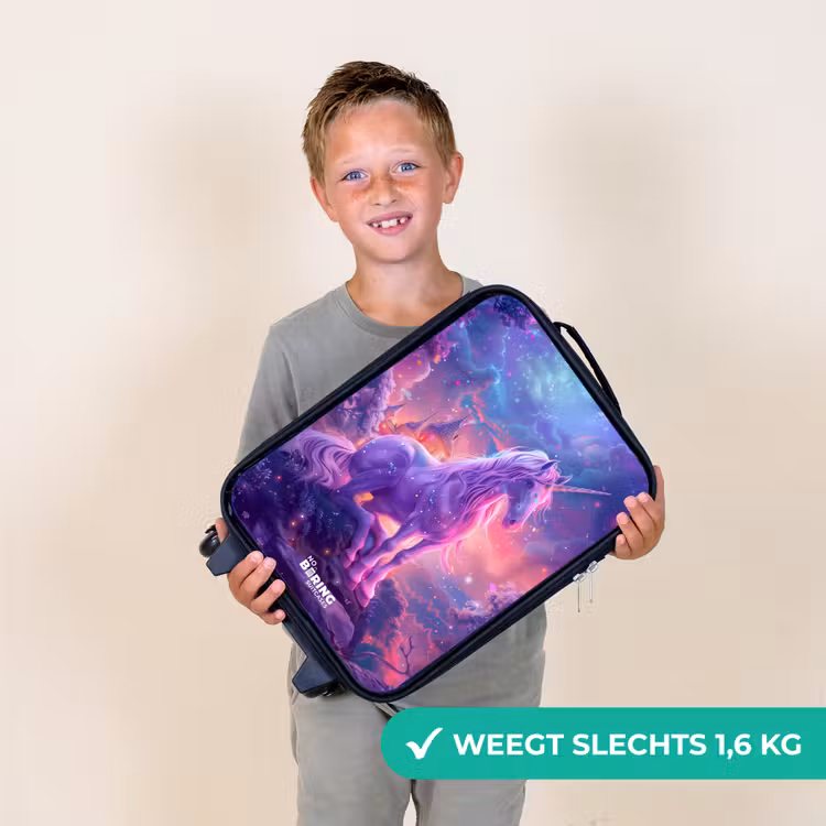 Paarse Eenhoorn in Magische Omgeving Kinderkoffer - Zwart klein -sfeer4_NL