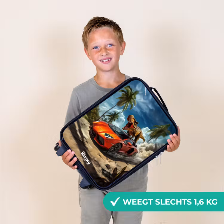 Rode sportauto met dino raast door tropisch strand Kinderkoffer - Zwart klein -sfeer4_NL