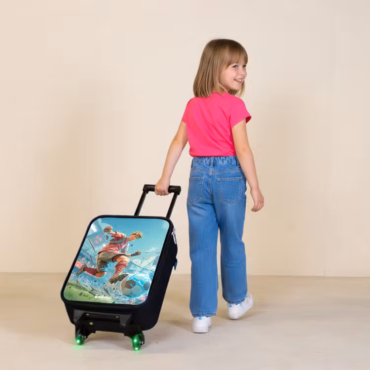 Voetbal - Jongen - Stadion - Elektrisch Kinderkoffer - Zwart klein -sfeer1