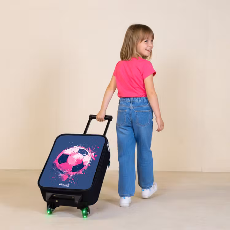 Voetbal -  Verf - Roze - Blauw Kinderkoffer - Zwart klein -sfeer1