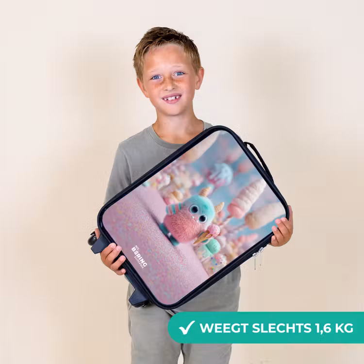 Zoet Monstersnoep Avontuur Kinderkoffer - Zwart klein -sfeer4_NL