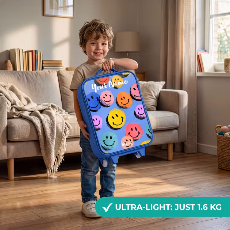 Een speels en kunstzinnig patroon van kleurrijke smileys Kinderkoffer - Blauw klein -sfeer2_EN