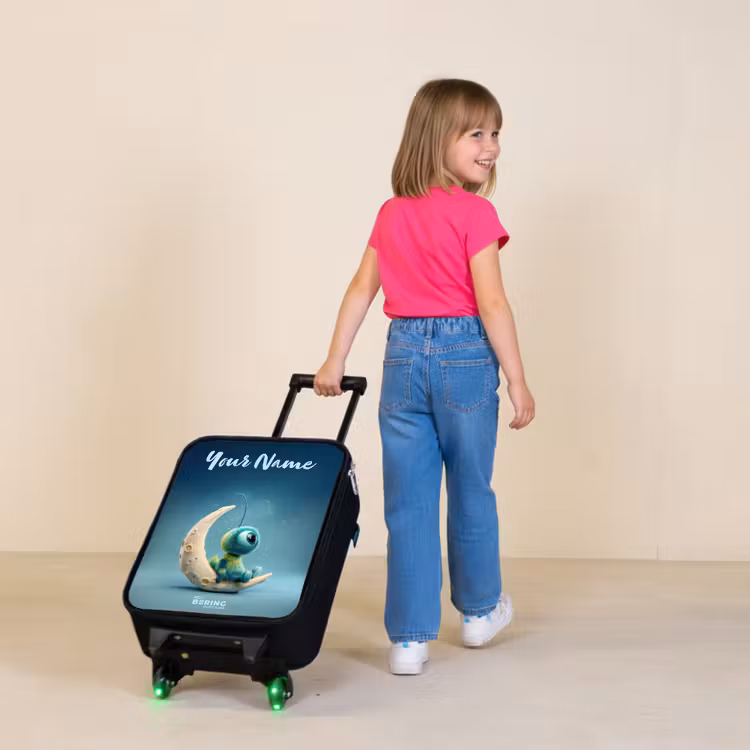 Dromerig Wezentje op de Maan Kinderkoffer - Zwart klein -sfeer1