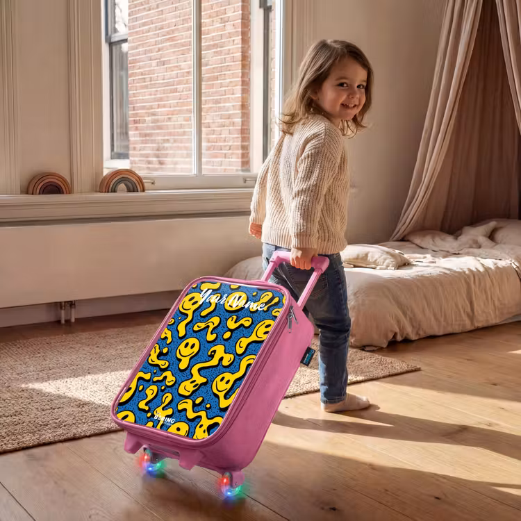 Smiley - Geel - Blauw Kinderkoffer - Roze klein -sfeer1