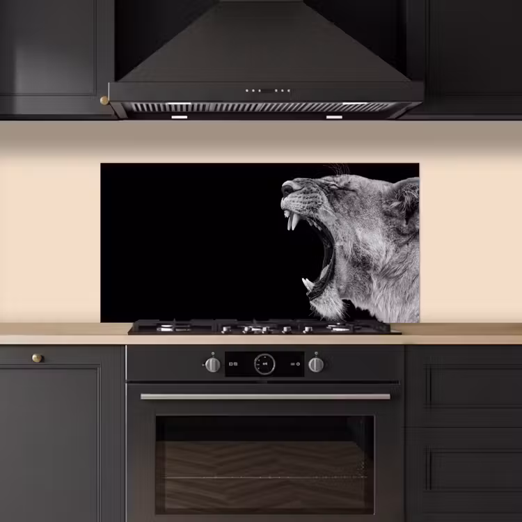 Dieren - Leeuw - Zwart - Wit - Portret keuken achterwand spatscherm middel -sfeer1
