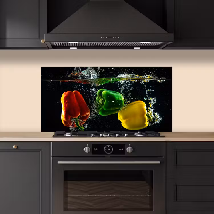 Paprika - Groente - Water - Zwart - Rood - Groen - Geel keuken achterwand spatscherm middel -sfeer1