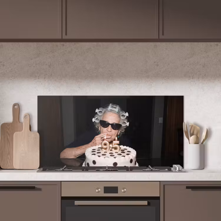 Verjaardag - Krulspeld - Oma keuken achterwand spatscherm middel -sfeer2