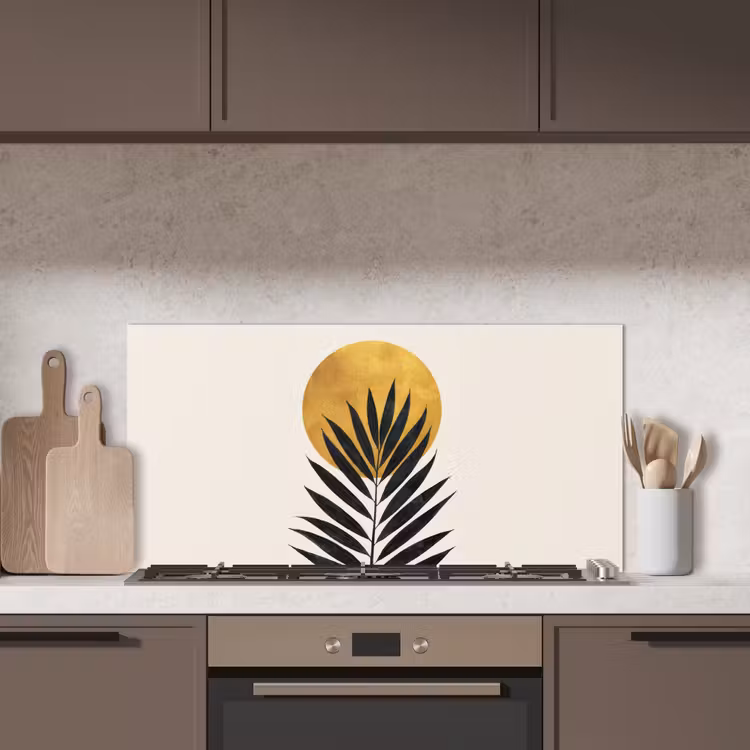 Zwart palmblad - Gouden cirkel - Beige achtergrond keuken achterwand spatscherm middel -sfeer2