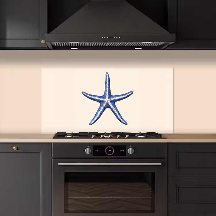 Blauwe zeester - Minimalistisch - Beige keuken achterwand spatscherm middel -sfeer1