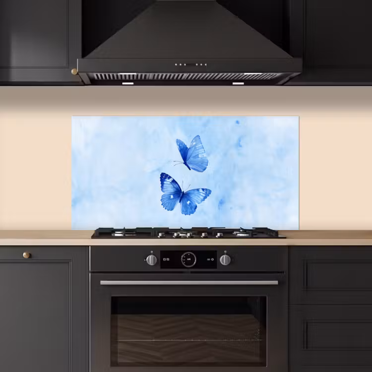 Vlinders - Sierlijk - Blauw keuken achterwand spatscherm middel -sfeer1