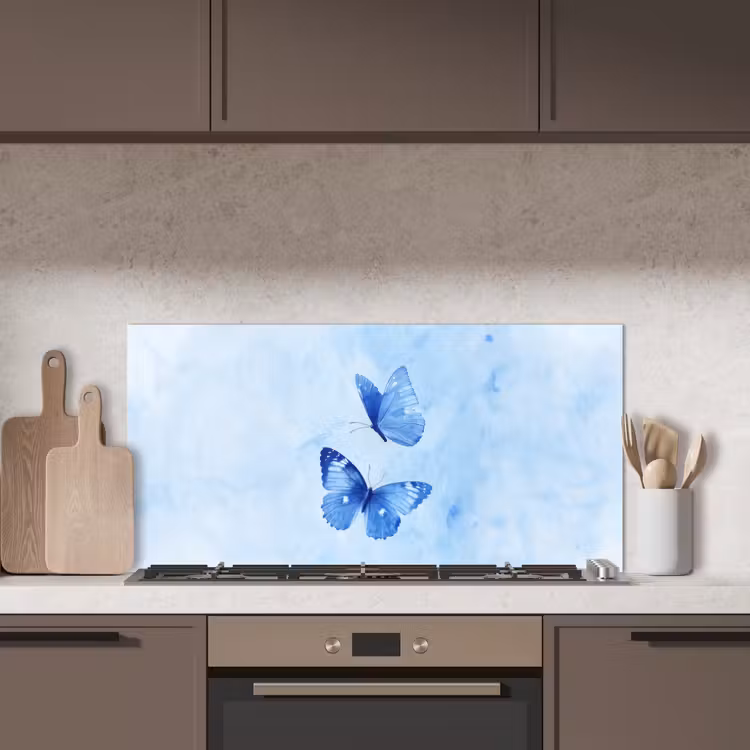 Vlinders - Sierlijk - Blauw keuken achterwand spatscherm middel -sfeer2