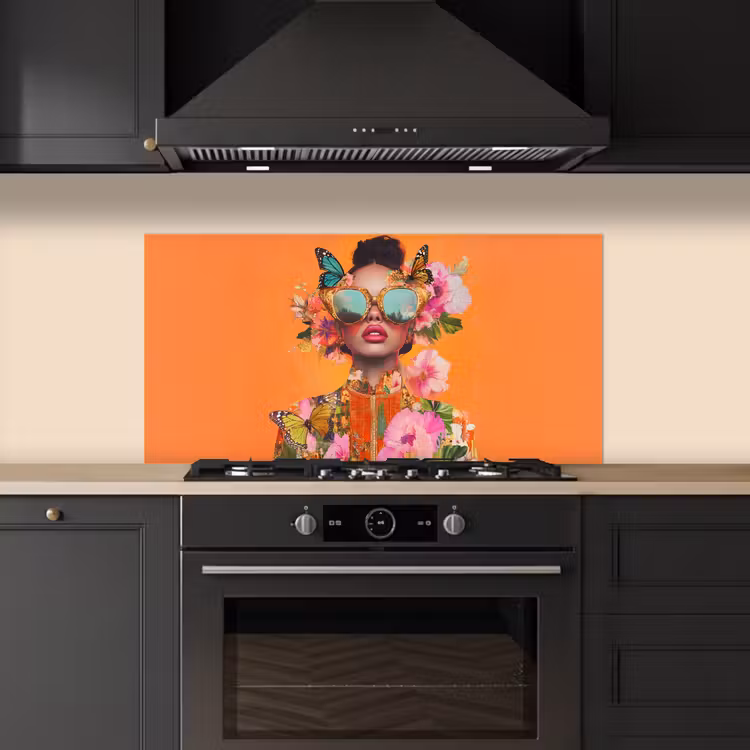 Vlinders - Vrouw - Zonnebril - Kleurrijk keuken achterwand spatscherm middel -sfeer1