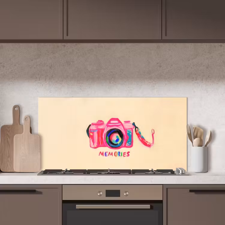 Camera - Memories - Roze - Geschilderd keuken achterwand spatscherm middel -sfeer2