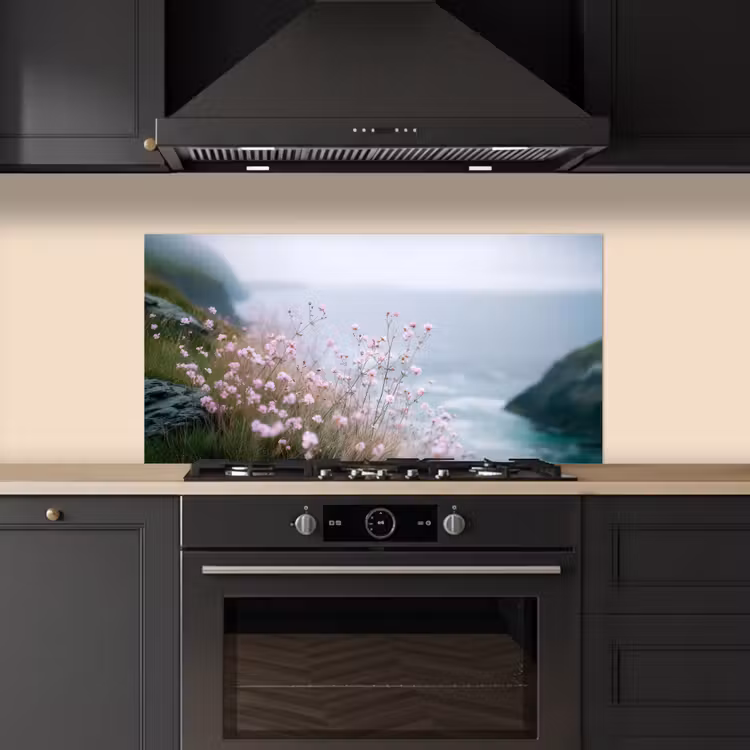 Klif - Bloemen - Zee - Roze keuken achterwand spatscherm middel -sfeer1