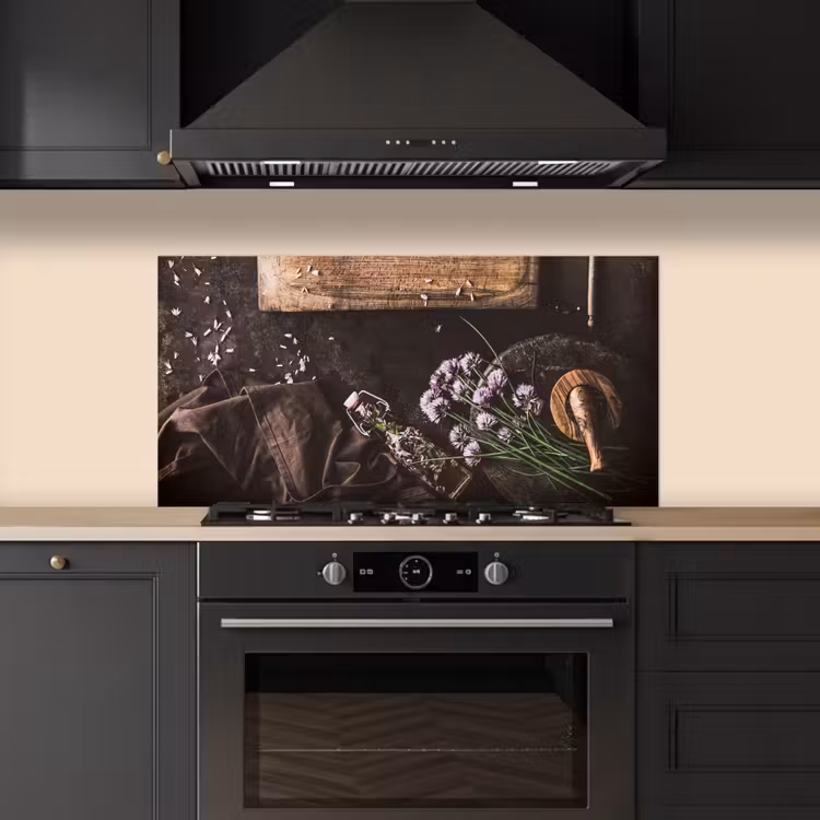 Snijplank - Kruiden - Lepel - Keuken - Rustiek - Vijzel - Bieslook keuken achterwand spatscherm middel -sfeer1