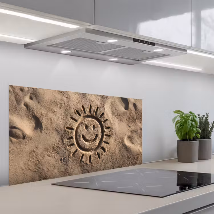 Gezichtje - Zon - Zand - Getekend keuken achterwand spatscherm middel -3d_schuin