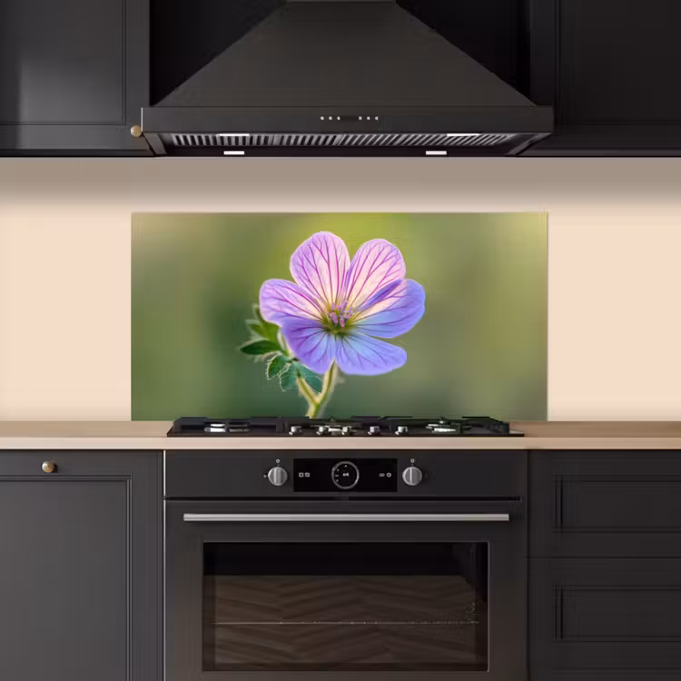 Bloem - Close up - Paars keuken achterwand spatscherm middel -sfeer1