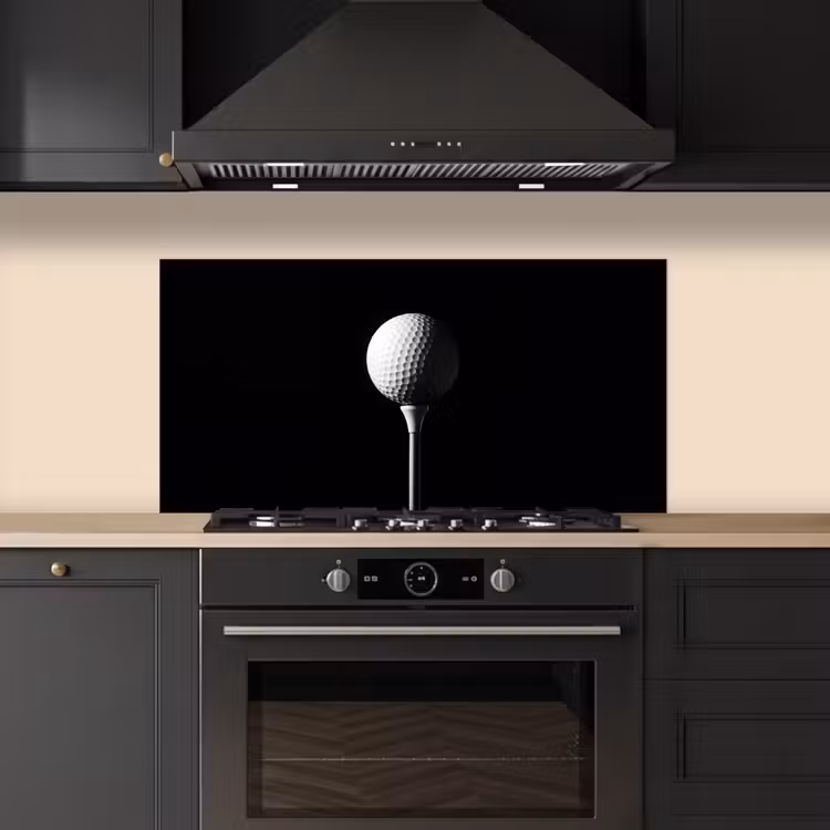 Golfbal - Minimalistisch - Wit keuken achterwand spatscherm middel -sfeer1
