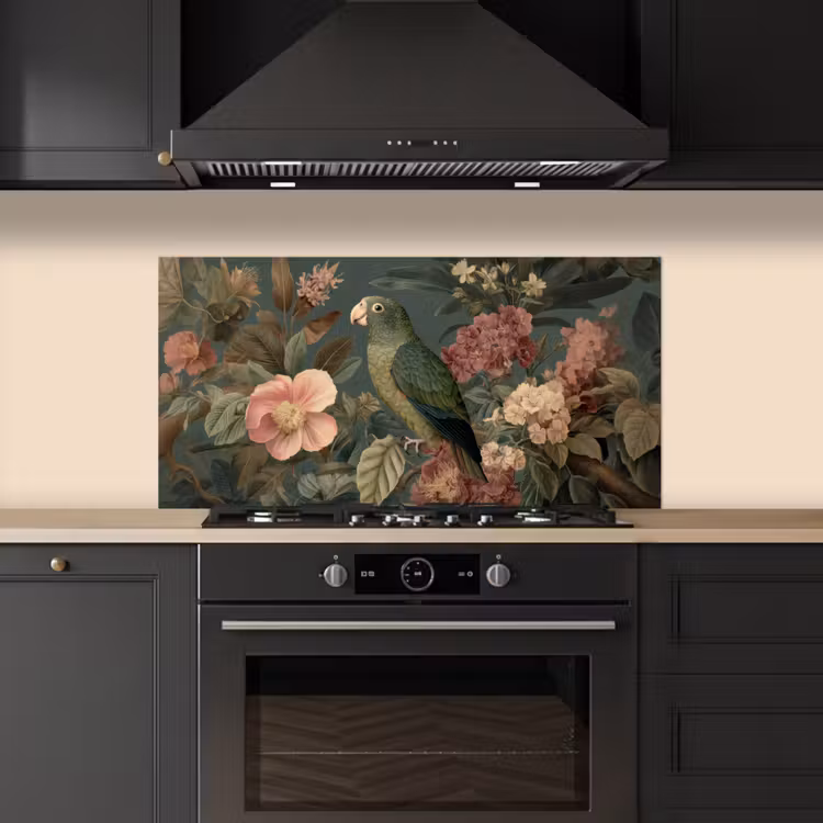 Groene papegaai - Kleurrijke bloemen - Donkere achtergrond keuken achterwand spatscherm middel -sfeer1
