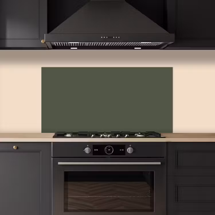 Groen - Effen kleur - Olijfgroen keuken achterwand spatscherm middel 899 -sfeer1