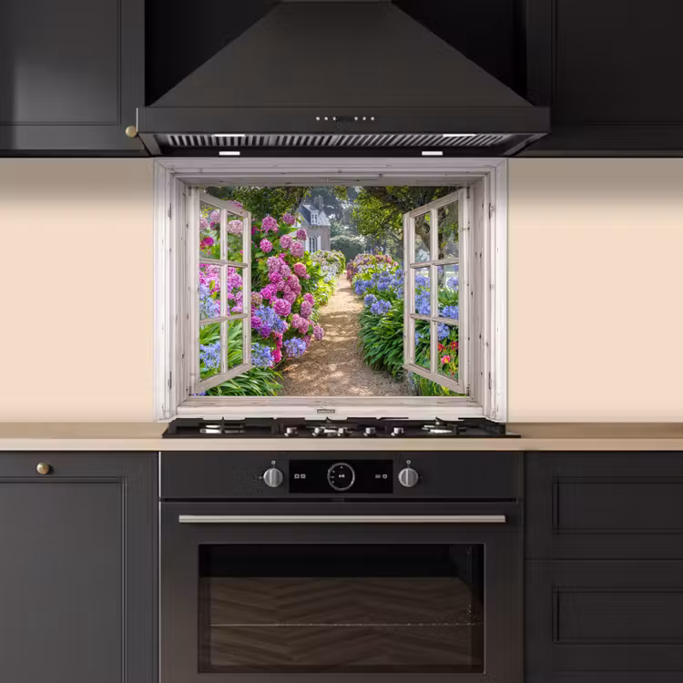 Hortensia - Doorkijk - Bloemen - Zomer - Paars - Pad keuken achterwand spatscherm middel -sfeer1