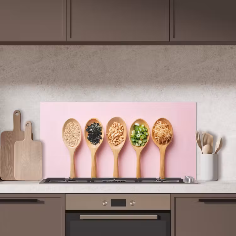 Ingrediënten - Lepels - Hout - Roze keuken achterwand spatscherm middel -sfeer2