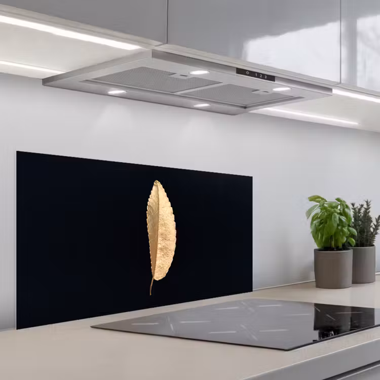 Bladeren - Black and gold - Luxe - Chic - Natuur keuken achterwand spatscherm middel -3d_schuin