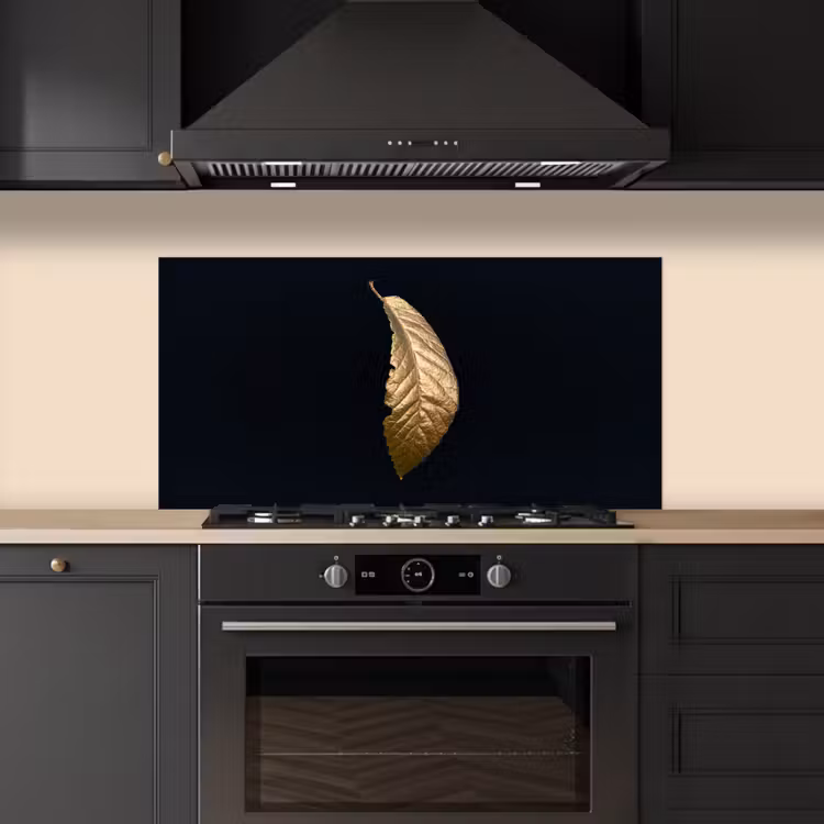 Bladeren - Luxe - Goud - Zwart - Natuur keuken achterwand spatscherm middel -sfeer1