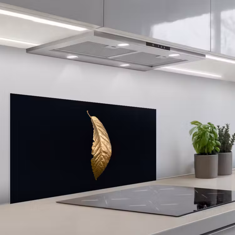 Bladeren - Luxe - Goud - Zwart - Natuur keuken achterwand spatscherm middel -3d_schuin