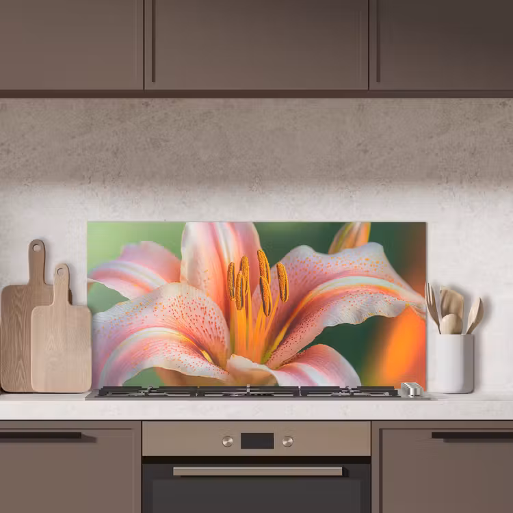 Lelie - Close up - Lichtroze keuken achterwand spatscherm middel -sfeer2