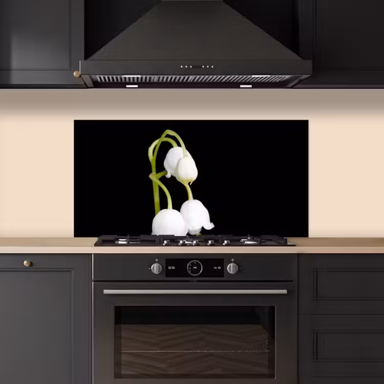 Lelietjes van dalen - Bloemen - Zwart - Flora keuken achterwand spatscherm middel -sfeer1