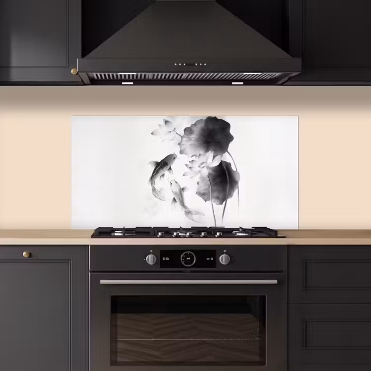 Lotusbloemen - Vissen - Bladeren - Zwart keuken achterwand spatscherm middel -sfeer1