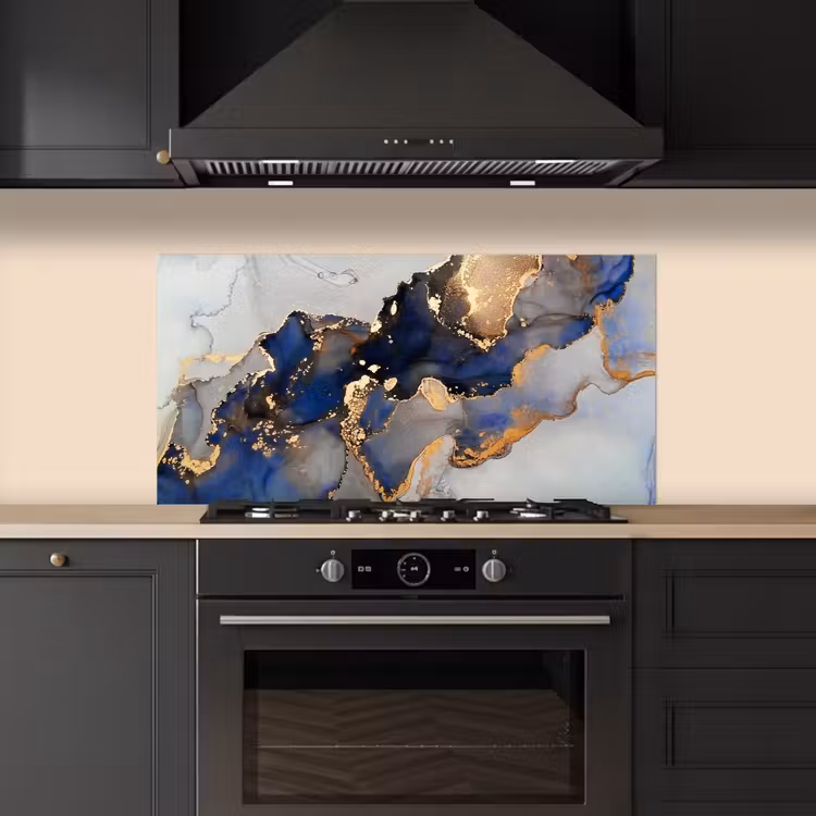 Marmer - Blauw - Goud keuken achterwand spatscherm middel -sfeer1